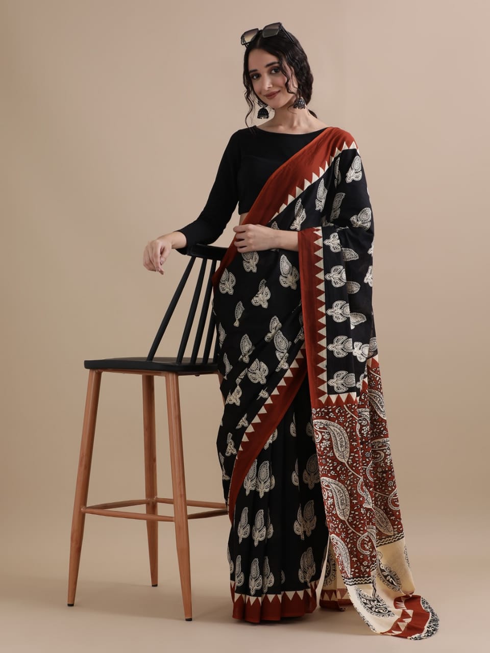 Neerja – Black Mulmul Cotton Saree with Rust Red Pallu & White Hand Block Print
